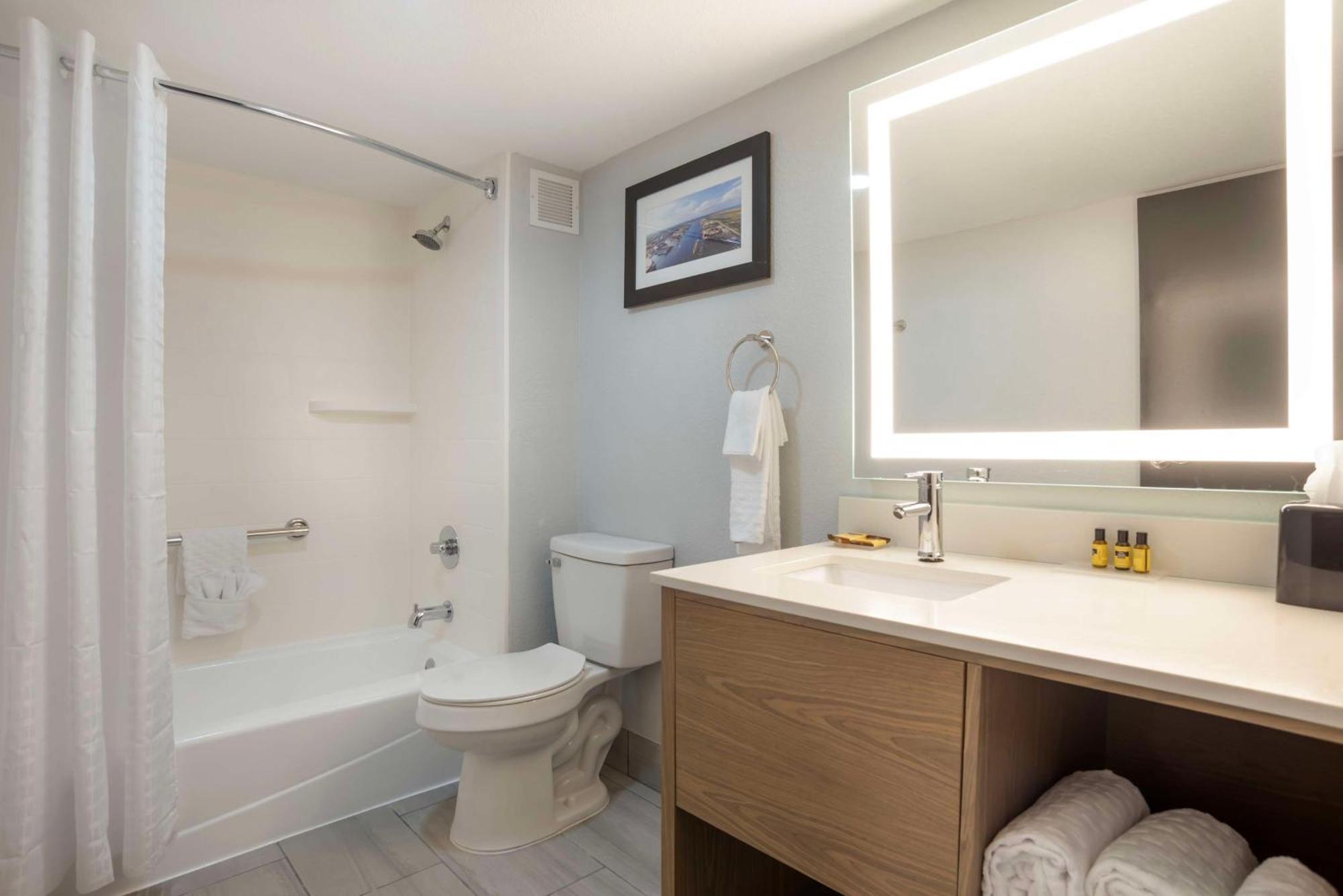 Best Western Plus Mobile Inn And Suites Екстериор снимка
